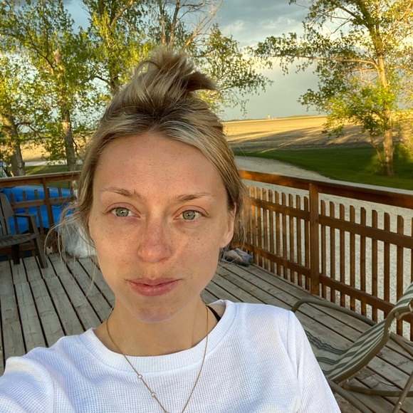 Meet your Posher, Haley - Picture 1 of 1